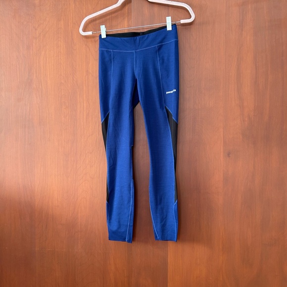 Patagonia Pants - NWT Patagonia Blue and Black Endless Run Tights